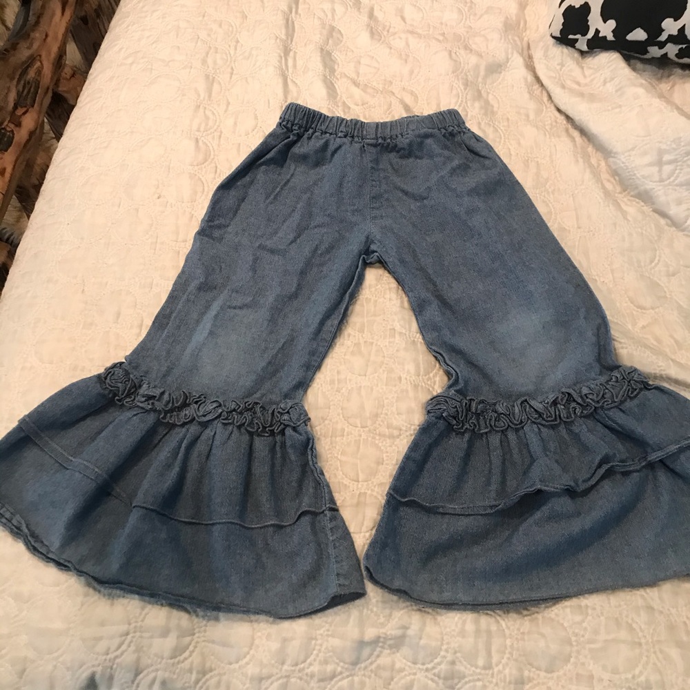 GUC. Chambray ruffle pants Sz 4. LollyWollyDoodle